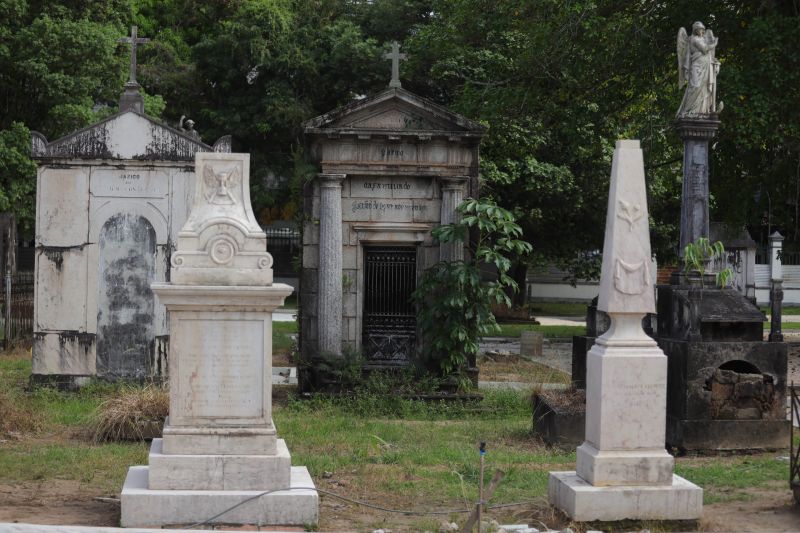 Obra de recuperação do Cemitério da Soledade, necrópole pública fundada em 1850, devido epidemia de febre amarela do século XIX, situado no bairro de Batista Campos na cidade paraense de Belém (estado brasileiro do Pará). <div class='credito_fotos'>Foto: David Alves / Ag.Pará | <a href='/midias/2022/originais/14905_0b9866be-78c1-17f5-093f-614fa4fbabdd.jpg' download><i class='fa-solid fa-download'></i> Download</a></div>
