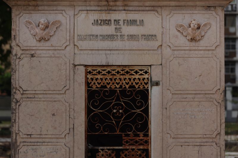 Obra de recuperação do Cemitério da Soledade, necrópole pública fundada em 1850, devido epidemia de febre amarela do século XIX, situado no bairro de Batista Campos na cidade paraense de Belém (estado brasileiro do Pará). <div class='credito_fotos'>Foto: David Alves / Ag.Pará | <a href='/midias/2022/originais/14905_0d594380-7c9b-ba89-24db-e873f47f9e48.jpg' download><i class='fa-solid fa-download'></i> Download</a></div>