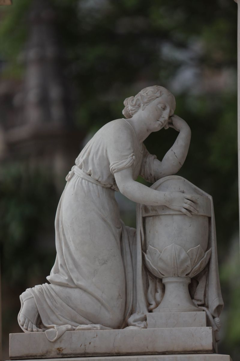 Obra de recuperação do Cemitério da Soledade, necrópole pública fundada em 1850, devido epidemia de febre amarela do século XIX, situado no bairro de Batista Campos na cidade paraense de Belém (estado brasileiro do Pará). <div class='credito_fotos'>Foto: David Alves / Ag.Pará | <a href='/midias/2022/originais/14905_127f1edd-f630-7868-562b-4e592cf38ddf.jpg' download><i class='fa-solid fa-download'></i> Download</a></div>