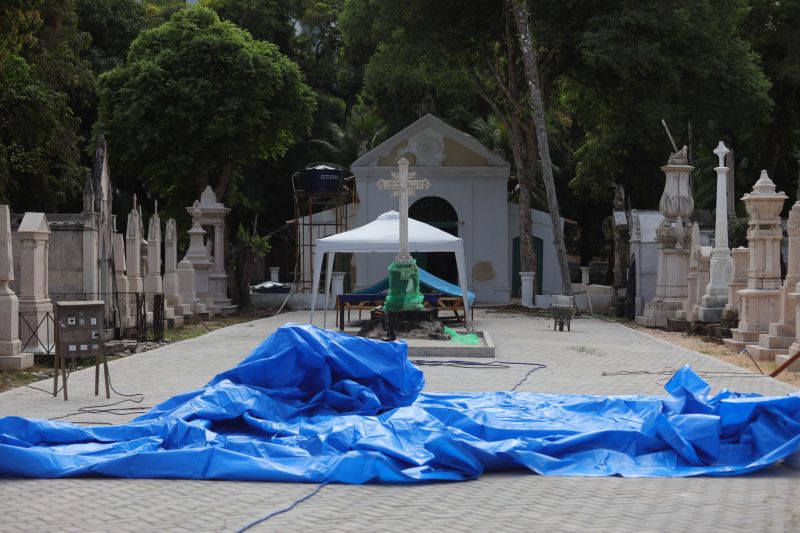 Obra de recuperação do Cemitério da Soledade, necrópole pública fundada em 1850, devido epidemia de febre amarela do século XIX, situado no bairro de Batista Campos na cidade paraense de Belém (estado brasileiro do Pará). <div class='credito_fotos'>Foto: David Alves / Ag.Pará | <a href='/midias/2022/originais/14905_24523dd9-7daa-6a4a-c0ec-f96cc38e375c.jpg' download><i class='fa-solid fa-download'></i> Download</a></div>