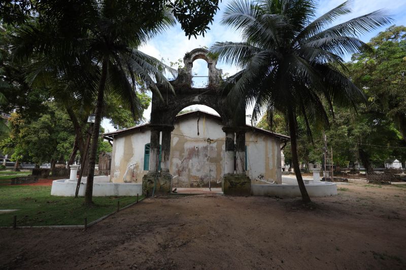 Obra de recuperação do Cemitério da Soledade, necrópole pública fundada em 1850, devido epidemia de febre amarela do século XIX, situado no bairro de Batista Campos na cidade paraense de Belém (estado brasileiro do Pará). <div class='credito_fotos'>Foto: David Alves / Ag.Pará | <a href='/midias/2022/originais/14905_2e8a7470-1333-bd1d-4b4a-c276cb9ff1fb.jpg' download><i class='fa-solid fa-download'></i> Download</a></div>