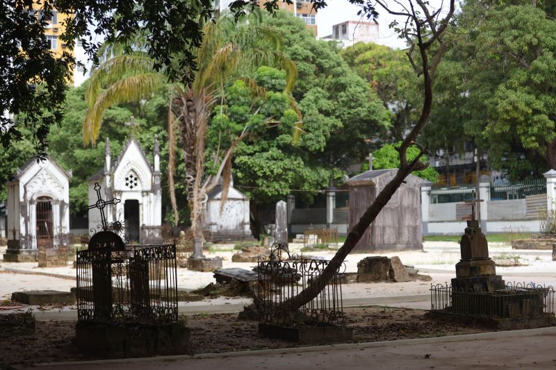 Obra de recuperação do Cemitério da Soledade, necrópole pública fundada em 1850, devido epidemia de febre amarela do século XIX, situado no bairro de Batista Campos na cidade paraense de Belém (estado brasileiro do Pará). <div class='credito_fotos'>Foto: David Alves / Ag.Pará | <a href='/midias/2022/originais/14905_2f3d78da-4740-4c00-f6a8-ca4c30ae5e67.jpg' download><i class='fa-solid fa-download'></i> Download</a></div>