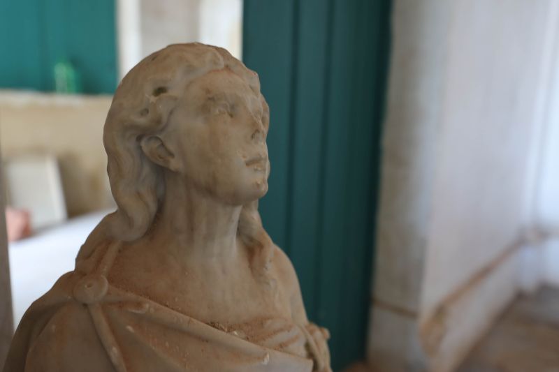 Obra de recuperação do Cemitério da Soledade, necrópole pública fundada em 1850, devido epidemia de febre amarela do século XIX, situado no bairro de Batista Campos na cidade paraense de Belém (estado brasileiro do Pará). <div class='credito_fotos'>Foto: David Alves / Ag.Pará | <a href='/midias/2022/originais/14905_36345a91-cada-c5e0-d008-ac0cce7de869.jpg' download><i class='fa-solid fa-download'></i> Download</a></div>