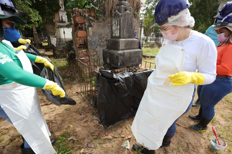 Obra de recuperação do Cemitério da Soledade, necrópole pública fundada em 1850, devido epidemia de febre amarela do século XIX, situado no bairro de Batista Campos na cidade paraense de Belém (estado brasileiro do Pará). <div class='credito_fotos'>Foto: David Alves / Ag.Pará | <a href='/midias/2022/originais/14905_383f6297-d4cc-8518-dfa4-20a21175841b.jpg' download><i class='fa-solid fa-download'></i> Download</a></div>