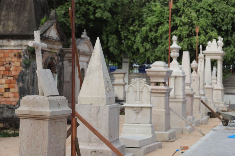 Obra de recuperação do Cemitério da Soledade, necrópole pública fundada em 1850, devido epidemia de febre amarela do século XIX, situado no bairro de Batista Campos na cidade paraense de Belém (estado brasileiro do Pará). <div class='credito_fotos'>Foto: David Alves / Ag.Pará | <a href='/midias/2022/originais/14905_5775a037-52cc-87e5-9bb7-f7dbb2ae623e.jpg' download><i class='fa-solid fa-download'></i> Download</a></div>