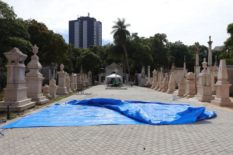 Obra de recuperação do Cemitério da Soledade, necrópole pública fundada em 1850, devido epidemia de febre amarela do século XIX, situado no bairro de Batista Campos na cidade paraense de Belém (estado brasileiro do Pará). <div class='credito_fotos'>Foto: David Alves / Ag.Pará | <a href='/midias/2022/originais/14905_5c78aa67-01b7-2695-2dc9-2a71d6c71fc9.jpg' download><i class='fa-solid fa-download'></i> Download</a></div>