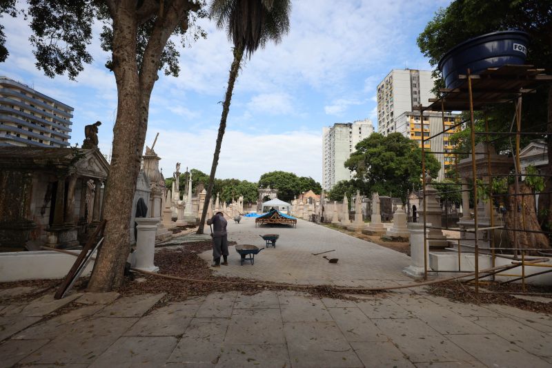 Obra de recuperação do Cemitério da Soledade, necrópole pública fundada em 1850, devido epidemia de febre amarela do século XIX, situado no bairro de Batista Campos na cidade paraense de Belém (estado brasileiro do Pará). <div class='credito_fotos'>Foto: David Alves / Ag.Pará | <a href='/midias/2022/originais/14905_61e94dc1-1d29-557f-05a8-c0f7f71f6e08.jpg' download><i class='fa-solid fa-download'></i> Download</a></div>