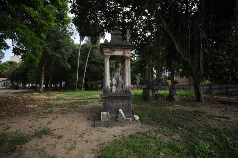 Obra de recuperação do Cemitério da Soledade, necrópole pública fundada em 1850, devido epidemia de febre amarela do século XIX, situado no bairro de Batista Campos na cidade paraense de Belém (estado brasileiro do Pará). <div class='credito_fotos'>Foto: David Alves / Ag.Pará | <a href='/midias/2022/originais/14905_7b4b4129-137d-c8e4-79d0-f8643823cfdb.jpg' download><i class='fa-solid fa-download'></i> Download</a></div>