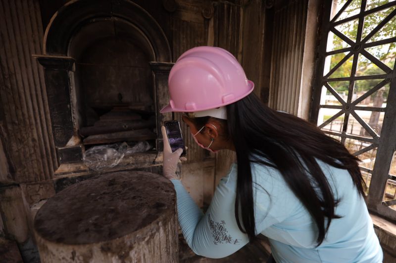 Obra de recuperação do Cemitério da Soledade, necrópole pública fundada em 1850, devido epidemia de febre amarela do século XIX, situado no bairro de Batista Campos na cidade paraense de Belém (estado brasileiro do Pará). <div class='credito_fotos'>Foto: David Alves / Ag.Pará | <a href='/midias/2022/originais/14905_84f958a2-3a40-6fc9-3abc-40181b7d69fb.jpg' download><i class='fa-solid fa-download'></i> Download</a></div>