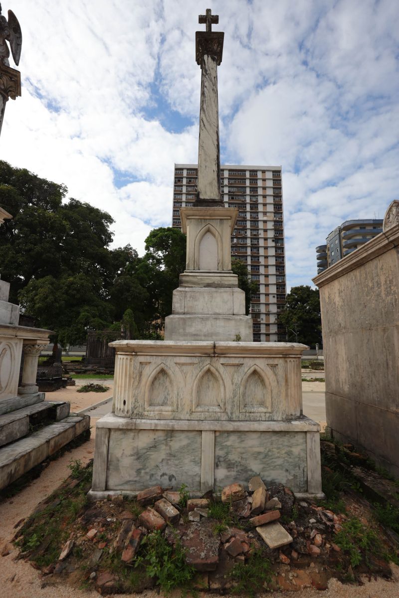 Obra de recuperação do Cemitério da Soledade, necrópole pública fundada em 1850, devido epidemia de febre amarela do século XIX, situado no bairro de Batista Campos na cidade paraense de Belém (estado brasileiro do Pará). <div class='credito_fotos'>Foto: David Alves / Ag.Pará | <a href='/midias/2022/originais/14905_93250d91-669d-4171-62fa-3e172c2b9a19.jpg' download><i class='fa-solid fa-download'></i> Download</a></div>