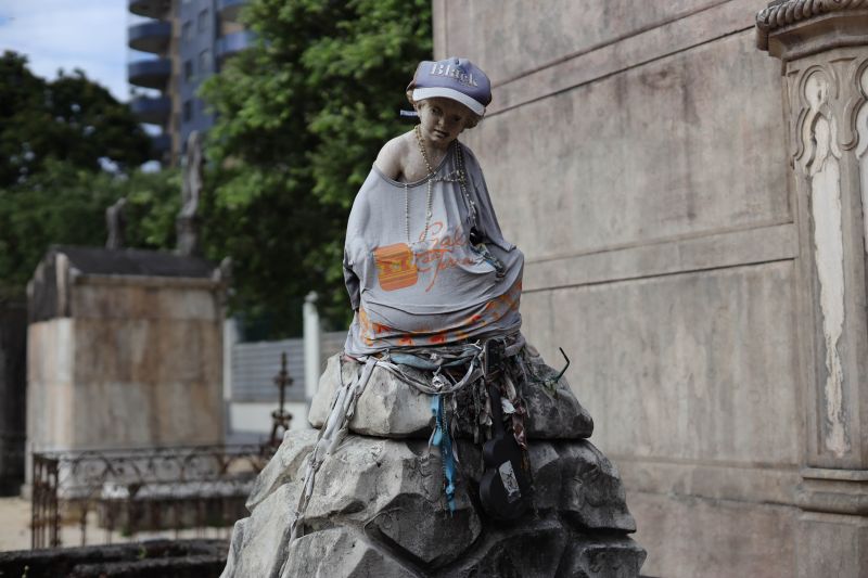 Obra de recuperação do Cemitério da Soledade, necrópole pública fundada em 1850, devido epidemia de febre amarela do século XIX, situado no bairro de Batista Campos na cidade paraense de Belém (estado brasileiro do Pará). <div class='credito_fotos'>Foto: David Alves / Ag.Pará | <a href='/midias/2022/originais/14905_ac326ed5-085f-5093-5727-e506029277a1.jpg' download><i class='fa-solid fa-download'></i> Download</a></div>