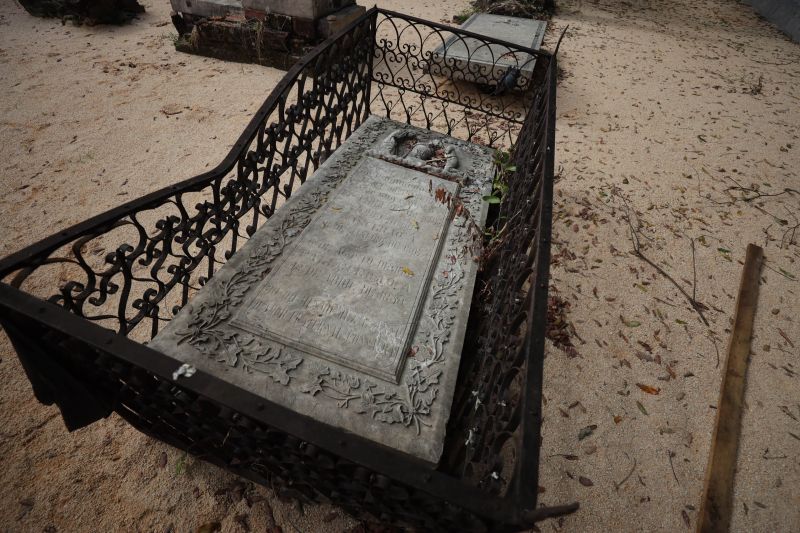 Obra de recuperação do Cemitério da Soledade, necrópole pública fundada em 1850, devido epidemia de febre amarela do século XIX, situado no bairro de Batista Campos na cidade paraense de Belém (estado brasileiro do Pará). <div class='credito_fotos'>Foto: David Alves / Ag.Pará | <a href='/midias/2022/originais/14905_ddaee408-2d26-0a80-99bb-63110124721f.jpg' download><i class='fa-solid fa-download'></i> Download</a></div>