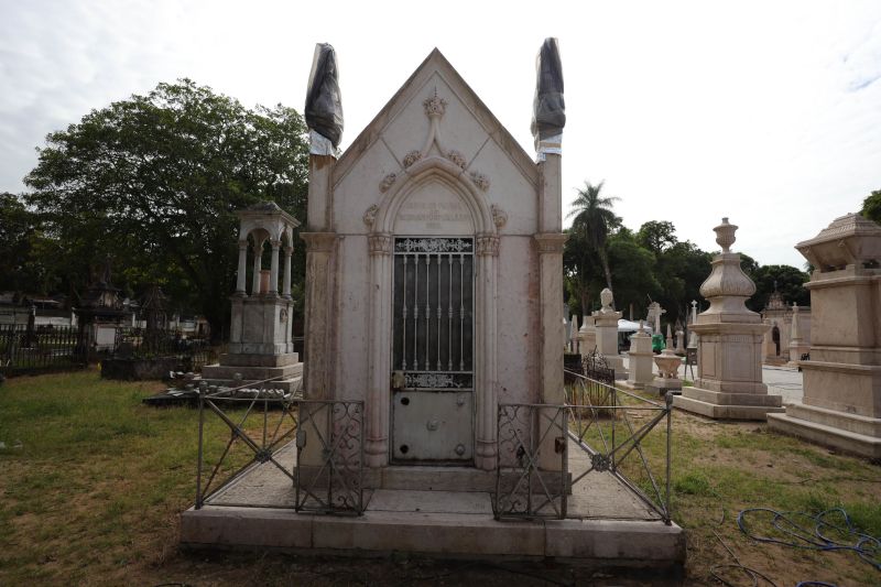 Obra de recuperação do Cemitério da Soledade, necrópole pública fundada em 1850, devido epidemia de febre amarela do século XIX, situado no bairro de Batista Campos na cidade paraense de Belém (estado brasileiro do Pará). <div class='credito_fotos'>Foto: David Alves / Ag.Pará | <a href='/midias/2022/originais/14905_eee7e0ca-2382-9a3e-1534-225090818585.jpg' download><i class='fa-solid fa-download'></i> Download</a></div>