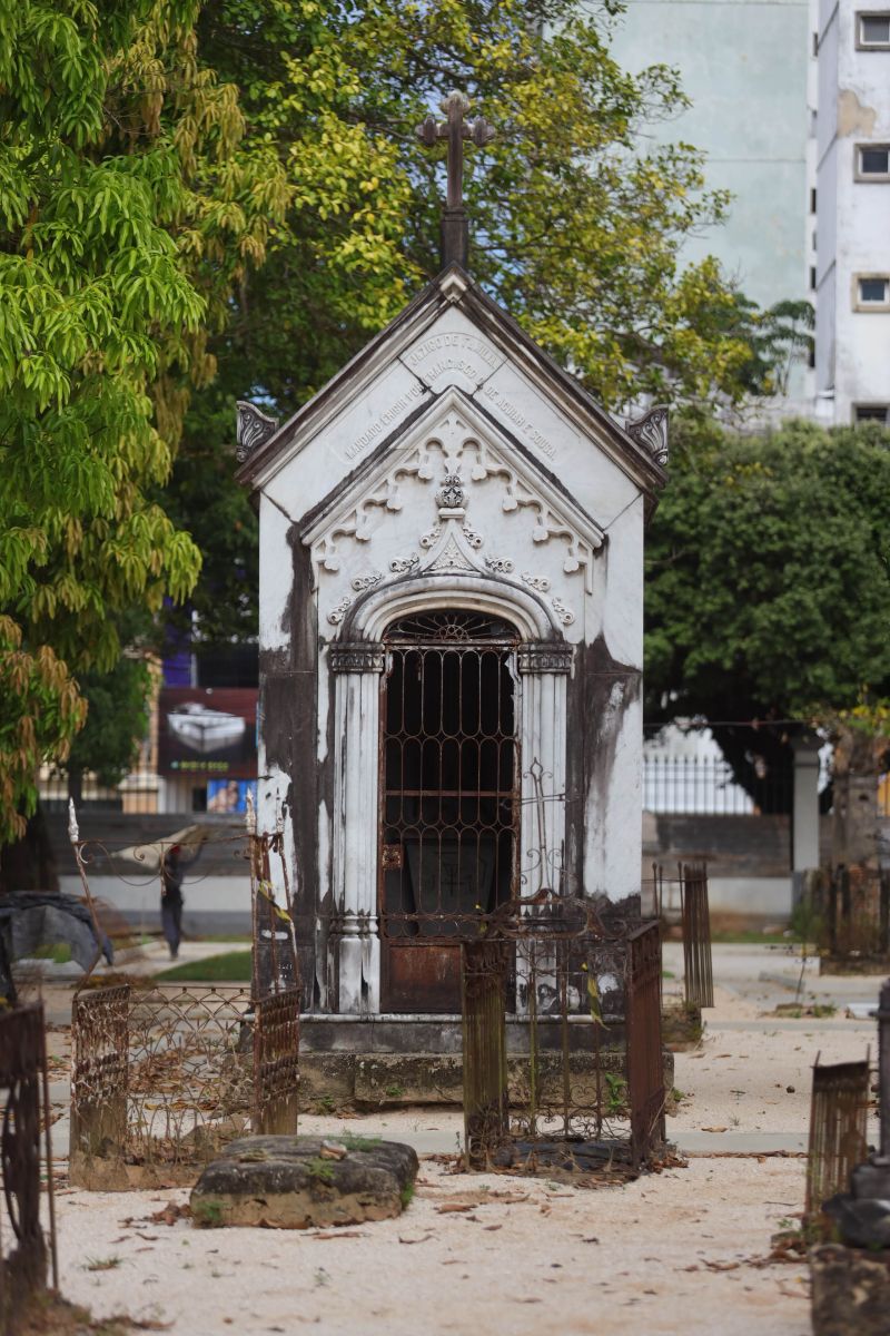 Obra de recuperação do Cemitério da Soledade, necrópole pública fundada em 1850, devido epidemia de febre amarela do século XIX, situado no bairro de Batista Campos na cidade paraense de Belém (estado brasileiro do Pará). <div class='credito_fotos'>Foto: David Alves / Ag.Pará | <a href='/midias/2022/originais/14905_f87d17a5-3c13-e6b5-ca16-3c800b4a39fc.jpg' download><i class='fa-solid fa-download'></i> Download</a></div>