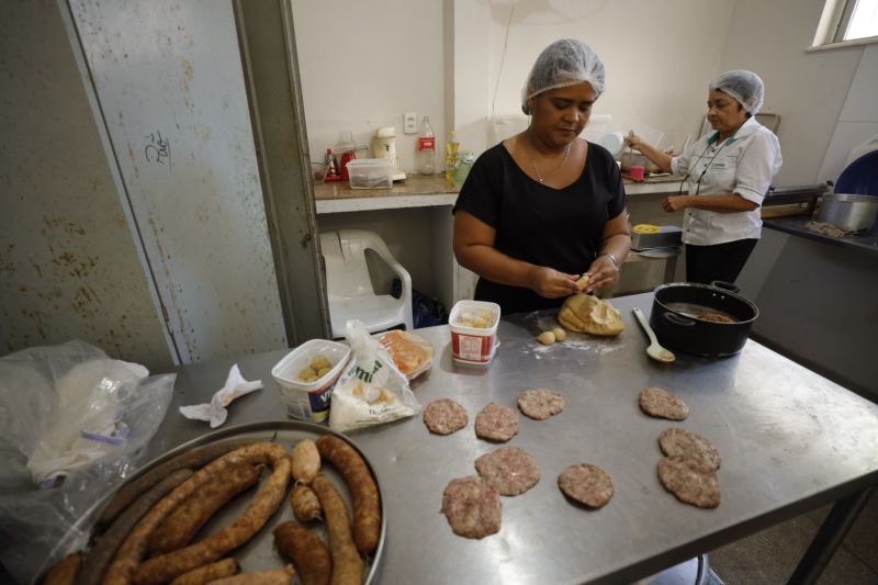 Fasepa - Fundação de Atendimento Socioeducativo do Pará - Atividade de férias <div class='credito_fotos'>Foto: Alex Ribeiro / Ag. Pará | <a href='/midias/2022/originais/14926_98499190-c472-e800-9636-3a2c60a5c25d.jpg' download><i class='fa-solid fa-download'></i> Download</a></div>