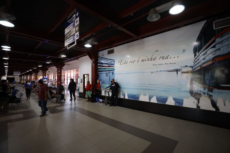 MOVIMENTAÇÃO TERMINAL HIDROVIÁRIO BELÉM <div class='credito_fotos'>Foto: Rodrigo Pinheiro / Ag.Pará | <a href='/midias/2022/originais/14927_62f2e872-0b21-ca38-fc97-04a894e1c01b.jpg' download><i class='fa-solid fa-download'></i> Download</a></div>