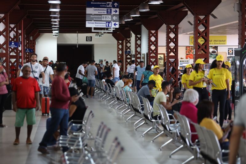 MOVIMENTAÇÃO TERMINAL HIDROVIÁRIO BELÉM <div class='credito_fotos'>Foto: Rodrigo Pinheiro / Ag.Pará | <a href='/midias/2022/originais/14927_7bca5d53-db5e-c5ef-36f9-08b63f18a49f.jpg' download><i class='fa-solid fa-download'></i> Download</a></div>