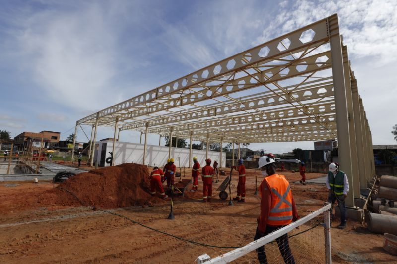 Obra da Usina da Paz - UsiPaz Guamá
As Usinas da Paz são complexos físicos destinados a congregar serviços do Estado oferecidos à comunidade, seja na área da saúde, da educação, dos direitos do consumidor, da cultura, da comunicação, da profissionalização, do empreendedorismo e outros. <div class='credito_fotos'>Foto: Alex Ribeiro / Ag. Pará | <a href='/midias/2022/originais/14932_13e66e5a-f417-4f79-f27e-c42e2665aa9e.jpg' download><i class='fa-solid fa-download'></i> Download</a></div>