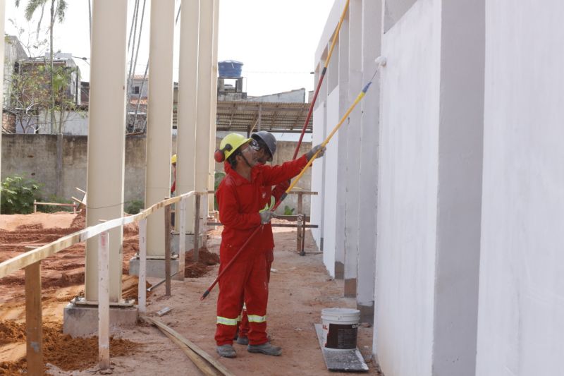 Obra da Usina da Paz - UsiPaz Guamá
As Usinas da Paz são complexos físicos destinados a congregar serviços do Estado oferecidos à comunidade, seja na área da saúde, da educação, dos direitos do consumidor, da cultura, da comunicação, da profissionalização, do empreendedorismo e outros. <div class='credito_fotos'>Foto: Alex Ribeiro / Ag. Pará | <a href='/midias/2022/originais/14932_2eddfb1e-b47e-3051-2e29-c976c7f92492.jpg' download><i class='fa-solid fa-download'></i> Download</a></div>