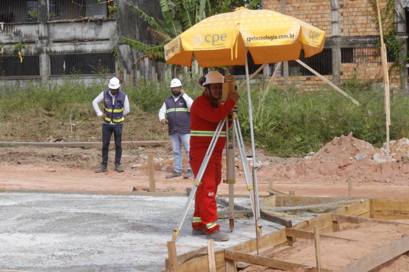 Obra da Usina da Paz - UsiPaz Guamá
As Usinas da Paz são complexos físicos destinados a congregar serviços do Estado oferecidos à comunidade, seja na área da saúde, da educação, dos direitos do consumidor, da cultura, da comunicação, da profissionalização, do empreendedorismo e outros. <div class='credito_fotos'>Foto: Alex Ribeiro / Ag. Pará | <a href='/midias/2022/originais/14932_407cc724-d9d6-ea54-7741-f74cfc9b7490.jpg' download><i class='fa-solid fa-download'></i> Download</a></div>