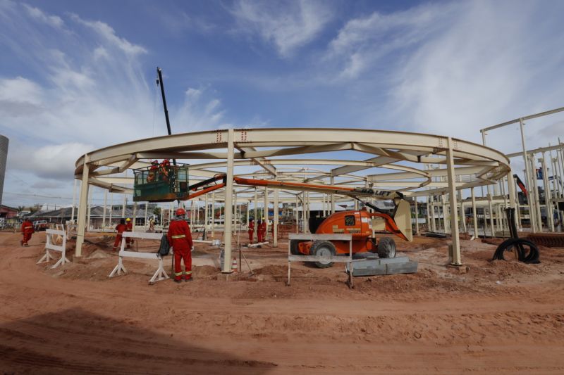 Obra da Usina da Paz - UsiPaz Guamá
As Usinas da Paz são complexos físicos destinados a congregar serviços do Estado oferecidos à comunidade, seja na área da saúde, da educação, dos direitos do consumidor, da cultura, da comunicação, da profissionalização, do empreendedorismo e outros. <div class='credito_fotos'>Foto: Alex Ribeiro / Ag. Pará | <a href='/midias/2022/originais/14932_70cb6497-2e3a-4764-fc2a-8c9e3302531e.jpg' download><i class='fa-solid fa-download'></i> Download</a></div>