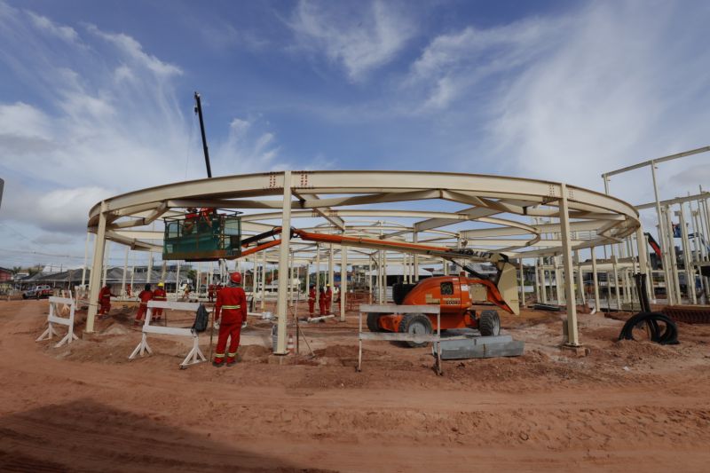 Obra da Usina da Paz - UsiPaz Guamá
As Usinas da Paz são complexos físicos destinados a congregar serviços do Estado oferecidos à comunidade, seja na área da saúde, da educação, dos direitos do consumidor, da cultura, da comunicação, da profissionalização, do empreendedorismo e outros. <div class='credito_fotos'>Foto: Alex Ribeiro / Ag. Pará | <a href='/midias/2022/originais/14932_8e96bf52-a627-779e-ec85-45258d7a367d.jpg' download><i class='fa-solid fa-download'></i> Download</a></div>