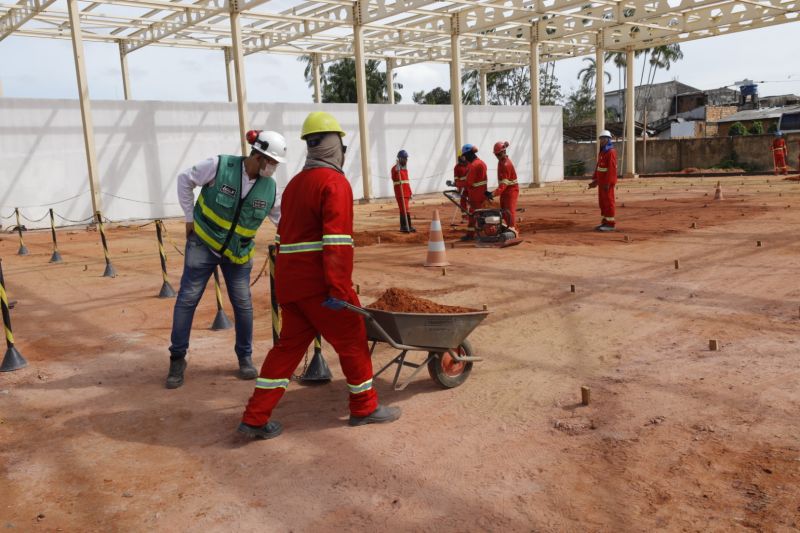 Obra da Usina da Paz - UsiPaz Guamá
As Usinas da Paz são complexos físicos destinados a congregar serviços do Estado oferecidos à comunidade, seja na área da saúde, da educação, dos direitos do consumidor, da cultura, da comunicação, da profissionalização, do empreendedorismo e outros. <div class='credito_fotos'>Foto: Alex Ribeiro / Ag. Pará | <a href='/midias/2022/originais/14932_a8c3c71e-039b-931a-d851-3031bcb866f4.jpg' download><i class='fa-solid fa-download'></i> Download</a></div>