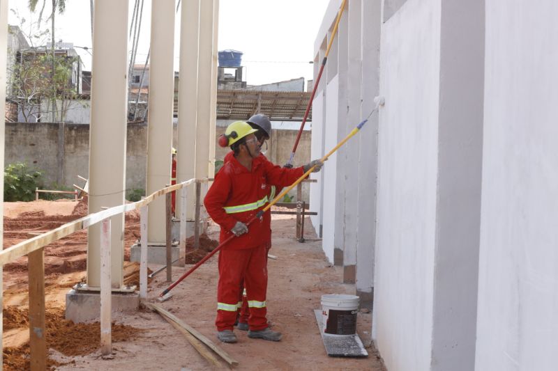 Obra da Usina da Paz - UsiPaz Guamá
As Usinas da Paz são complexos físicos destinados a congregar serviços do Estado oferecidos à comunidade, seja na área da saúde, da educação, dos direitos do consumidor, da cultura, da comunicação, da profissionalização, do empreendedorismo e outros. <div class='credito_fotos'>Foto: Alex Ribeiro / Ag. Pará | <a href='/midias/2022/originais/14932_b8b7064c-2bdf-1725-d529-625087e7f413.jpg' download><i class='fa-solid fa-download'></i> Download</a></div>