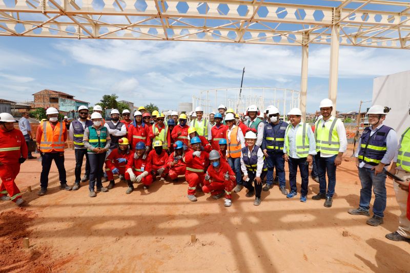 Governador visita obras da Usina da Paz no bairro do Guamá <div class='credito_fotos'>Foto: Alex Ribeiro / Ag. Pará   |   <a href='/midias/2022/originais/14933_39fd8bfd-9d5e-804a-e4ce-55915b3fb6af.jpg' download><i class='fa-solid fa-download'></i> Download</a></div>