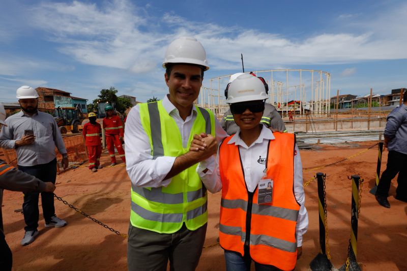 Governador visita obras da Usina da Paz no bairro do Guamá <div class='credito_fotos'>Foto: Alex Ribeiro / Ag. Pará   |   <a href='/midias/2022/originais/14933_5cb3a969-cba9-2963-075d-f939c103bf4c.jpg' download><i class='fa-solid fa-download'></i> Download</a></div>