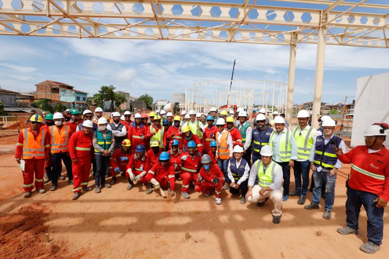 Governador visita obras da Usina da Paz no bairro do Guamá <div class='credito_fotos'>Foto: Alex Ribeiro / Ag. Pará   |   <a href='/midias/2022/originais/14933_679f94db-613f-aa99-847e-b786d7ee0ac1.jpg' download><i class='fa-solid fa-download'></i> Download</a></div>