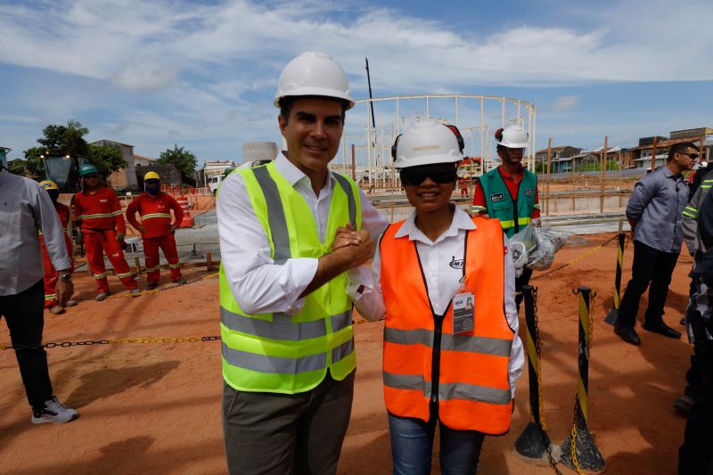 Governador visita obras da Usina da Paz no bairro do Guamá <div class='credito_fotos'>Foto: Alex Ribeiro / Ag. Pará   |   <a href='/midias/2022/originais/14933_755db08e-6b7a-be85-7a59-7c6eb25b28f9.jpg' download><i class='fa-solid fa-download'></i> Download</a></div>