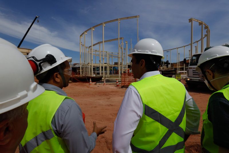 Governador visita obras da Usina da Paz no bairro do Guamá <div class='credito_fotos'>Foto: Alex Ribeiro / Ag. Pará   |   <a href='/midias/2022/originais/14933_7b7d09be-8558-5fda-298a-c6c9e8cf2dfe.jpg' download><i class='fa-solid fa-download'></i> Download</a></div>