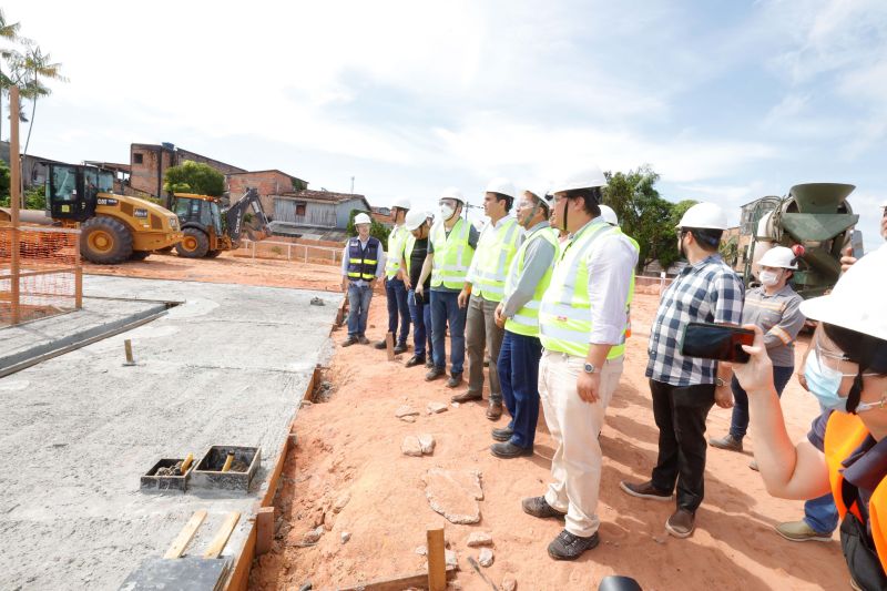 Governador visita obras da Usina da Paz no bairro do Guamá <div class='credito_fotos'>Foto: Alex Ribeiro / Ag. Pará   |   <a href='/midias/2022/originais/14933_bd3f856c-96bb-7a1c-7a05-13e212298225.jpg' download><i class='fa-solid fa-download'></i> Download</a></div>