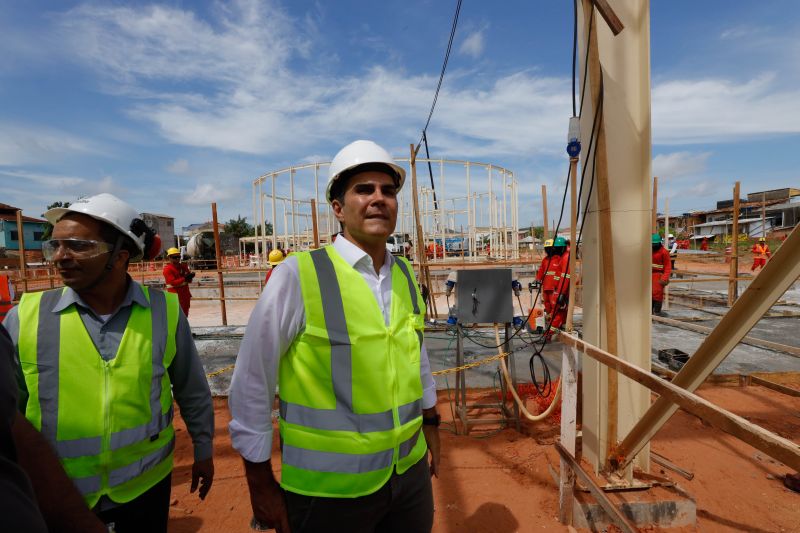 Governador visita obras da Usina da Paz no bairro do Guamá <div class='credito_fotos'>Foto: Alex Ribeiro / Ag. Pará   |   <a href='/midias/2022/originais/14933_f625438a-ec41-55bc-8397-b9a42dc56511.jpg' download><i class='fa-solid fa-download'></i> Download</a></div>