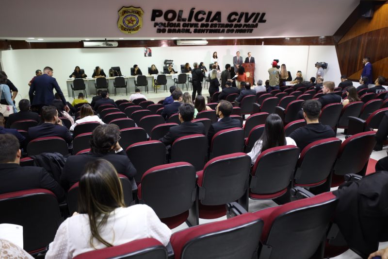 Polícia Civil dá posse a novos policiais civis do Estado do Pará <div class='credito_fotos'>Foto: Marcelo Seabra / Ag. Pará | <a href='/midias/2022/originais/14935_1e442b93-8530-1c13-9f61-985878c10c0f.jpg' download><i class='fa-solid fa-download'></i> Download</a></div>