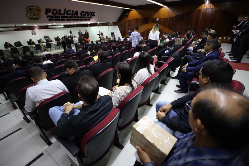 Polícia Civil dá posse a novos policiais civis do Estado do Pará <div class='credito_fotos'>Foto: Marcelo Seabra / Ag. Pará | <a href='/midias/2022/originais/14935_d662db81-12dc-1fc4-8f42-b559fed9b67c.jpg' download><i class='fa-solid fa-download'></i> Download</a></div>
