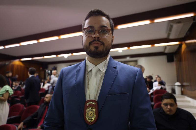 Polícia Civil dá posse a novos policiais civis do Estado do Pará
Janilson junior <div class='credito_fotos'>Foto: Marcelo Seabra / Ag. Pará | <a href='/midias/2022/originais/14935_de9268c7-0f31-87d2-5171-c3267251ce95.jpg' download><i class='fa-solid fa-download'></i> Download</a></div>