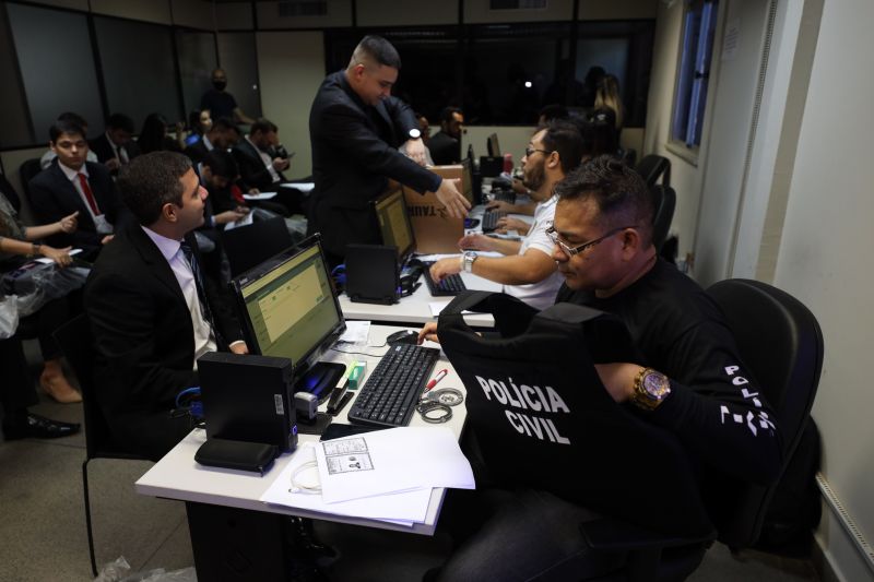 Polícia Civil dá posse a novos policiais civis do Estado do Pará <div class='credito_fotos'>Foto: Marcelo Seabra / Ag. Pará | <a href='/midias/2022/originais/14935_f3a711b4-0890-921b-9f7d-647c5bc0b925.jpg' download><i class='fa-solid fa-download'></i> Download</a></div>