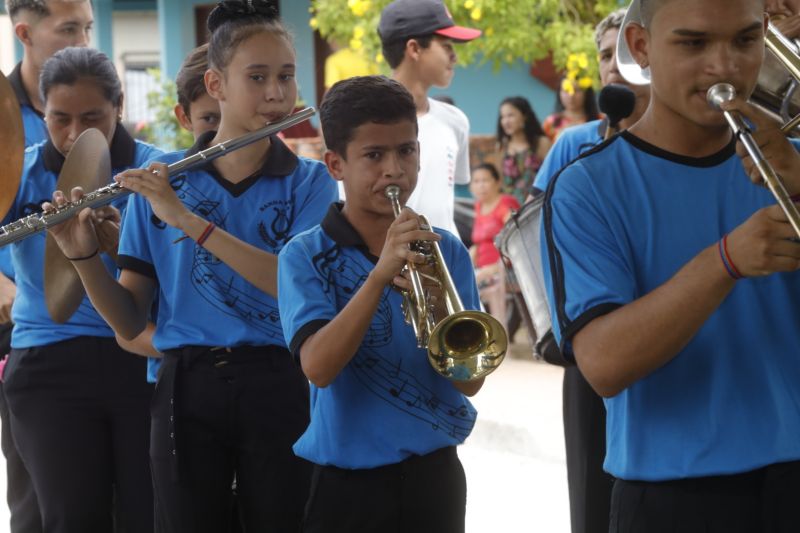 Governo Entrega Escola Tauriano Gil de Sousa na Comunidade Porto Salva no município de Vigia de Nazaré <div class='credito_fotos'>Foto: Alex Ribeiro / Ag. Pará | <a href='/midias/2022/originais/14941_04d5bbd6-4dd9-7468-4b10-2766d3e29af0.jpg' download><i class='fa-solid fa-download'></i> Download</a></div>