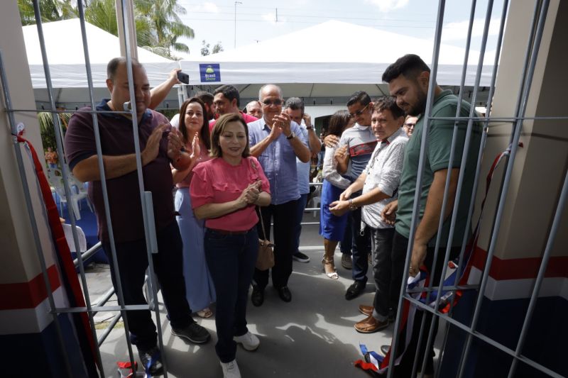 Governo Entrega Escola Tauriano Gil de Sousa na Comunidade Porto Salva no município de Vigia de Nazaré <div class='credito_fotos'>Foto: Alex Ribeiro / Ag. Pará | <a href='/midias/2022/originais/14941_2420cc59-e9dc-0c89-8f5a-167ab02fcf59.jpg' download><i class='fa-solid fa-download'></i> Download</a></div>