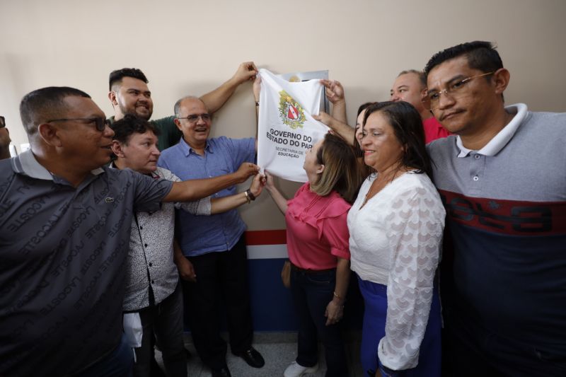Governo Entrega Escola Tauriano Gil de Sousa na Comunidade Porto Salva no município de Vigia de Nazaré <div class='credito_fotos'>Foto: Alex Ribeiro / Ag. Pará | <a href='/midias/2022/originais/14941_6562e3fa-d4c7-9d3b-4be2-df5b34ac15d6.jpg' download><i class='fa-solid fa-download'></i> Download</a></div>