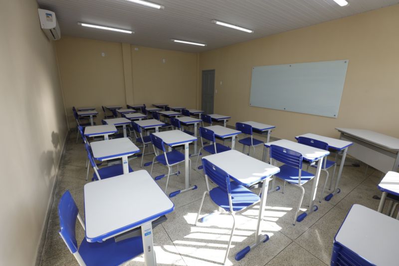 Governo Entrega Escola Tauriano Gil de Sousa na Comunidade Porto Salva no município de Vigia de Nazaré <div class='credito_fotos'>Foto: Alex Ribeiro / Ag. Pará | <a href='/midias/2022/originais/14941_68fbc0c7-236f-8bf0-76a1-2dbbe9dd26aa.jpg' download><i class='fa-solid fa-download'></i> Download</a></div>