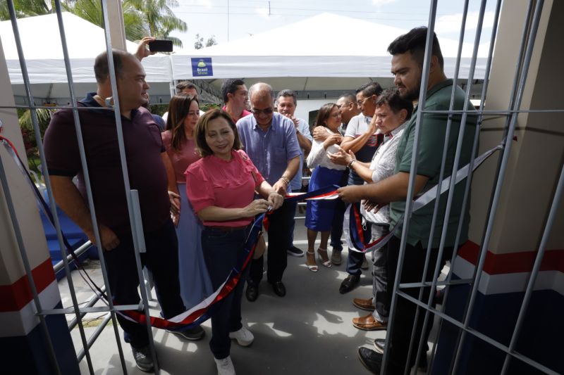Governo Entrega Escola Tauriano Gil de Sousa na Comunidade Porto Salva no município de Vigia de Nazaré <div class='credito_fotos'>Foto: Alex Ribeiro / Ag. Pará | <a href='/midias/2022/originais/14941_aaa8f111-b2bb-ab18-c541-d8dfbdab1e5c.jpg' download><i class='fa-solid fa-download'></i> Download</a></div>