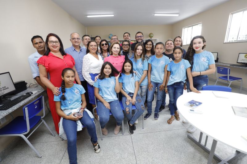 Governo Entrega Escola Tauriano Gil de Sousa na Comunidade Porto Salva no município de Vigia de Nazaré <div class='credito_fotos'>Foto: Alex Ribeiro / Ag. Pará | <a href='/midias/2022/originais/14941_c9d9b7dd-9f4b-3a4c-be53-3d348bdcdb40.jpg' download><i class='fa-solid fa-download'></i> Download</a></div>