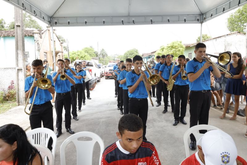 Governo Entrega Escola Tauriano Gil de Sousa na Comunidade Porto Salva no município de Vigia de Nazaré <div class='credito_fotos'>Foto: Alex Ribeiro / Ag. Pará | <a href='/midias/2022/originais/14941_d2aab669-f208-c377-6be6-f9adbd24818d.jpg' download><i class='fa-solid fa-download'></i> Download</a></div>