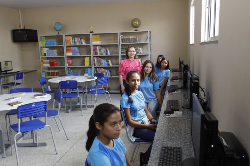 Governo Entrega Escola Tauriano Gil de Sousa na Comunidade Porto Salva no município de Vigia de Nazaré <div class='credito_fotos'>Foto: Alex Ribeiro / Ag. Pará | <a href='/midias/2022/originais/14941_fc1edd7e-b922-8160-f081-ae34d3169b02.jpg' download><i class='fa-solid fa-download'></i> Download</a></div>