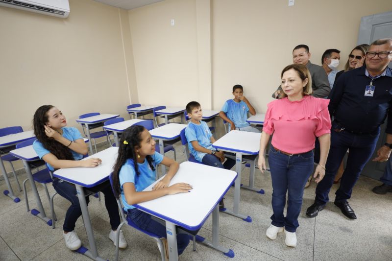 Governo Entrega Escola Tauriano Gil de Sousa na Comunidade Porto Salva no município de Vigia de Nazaré <div class='credito_fotos'>Foto: Alex Ribeiro / Ag. Pará | <a href='/midias/2022/originais/14941_fe7d4557-3d9b-4213-41ca-8d126323622a.jpg' download><i class='fa-solid fa-download'></i> Download</a></div>