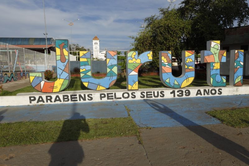 Juruti é um município brasileiro do estado do Pará, pertencente à Mesorregião do Baixo Amazonas, no norte brasileiro.
Sua população, conforme estimativas do IBGE de 2021, era de 59 961 habitantes. <div class='credito_fotos'>Foto: Alex Ribeiro / Ag. Pará | <a href='/midias/2022/originais/14946_567ef994-5c63-ed28-4b4c-8ddbf221ecb5.jpg' download><i class='fa-solid fa-download'></i> Download</a></div>
