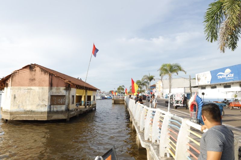 Juruti é um município brasileiro do estado do Pará, pertencente à Mesorregião do Baixo Amazonas, no norte brasileiro.
Sua população, conforme estimativas do IBGE de 2021, era de 59 961 habitantes. <div class='credito_fotos'>Foto: Alex Ribeiro / Ag. Pará | <a href='/midias/2022/originais/14946_d52a4ed5-5f84-e80e-4139-e5f960fee888.jpg' download><i class='fa-solid fa-download'></i> Download</a></div>